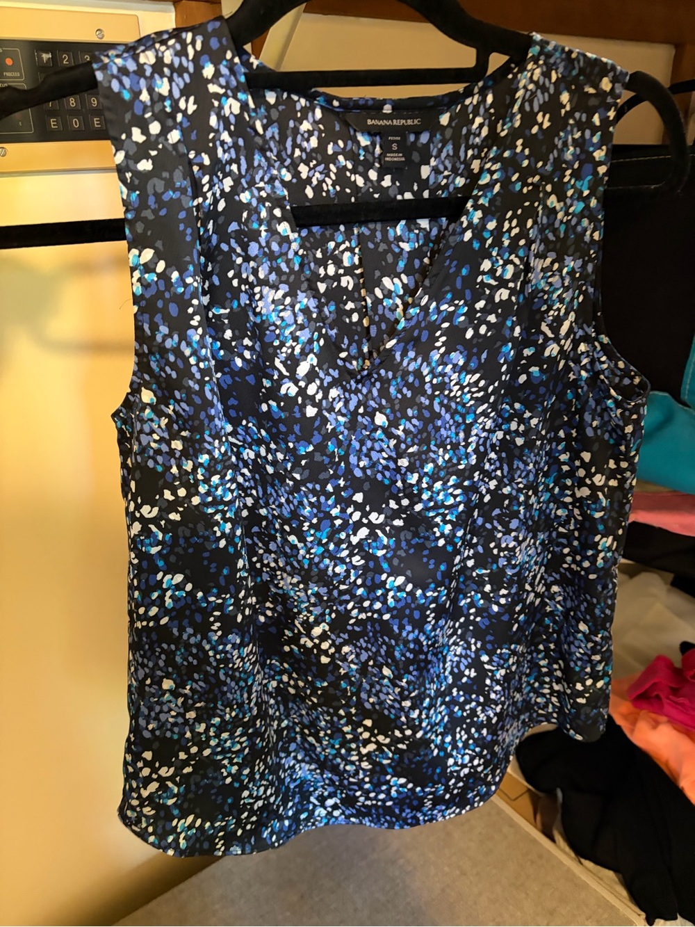Banana Republic Navy Blue Multi-Spot V-Neck Sleeveless Camisole